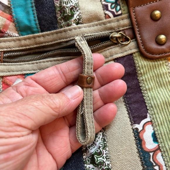 Bongo Y2K patchwork canvas tote. EUC. Boho. Hippie. Pockets and storage. Artsy - Picture 10 of 15
